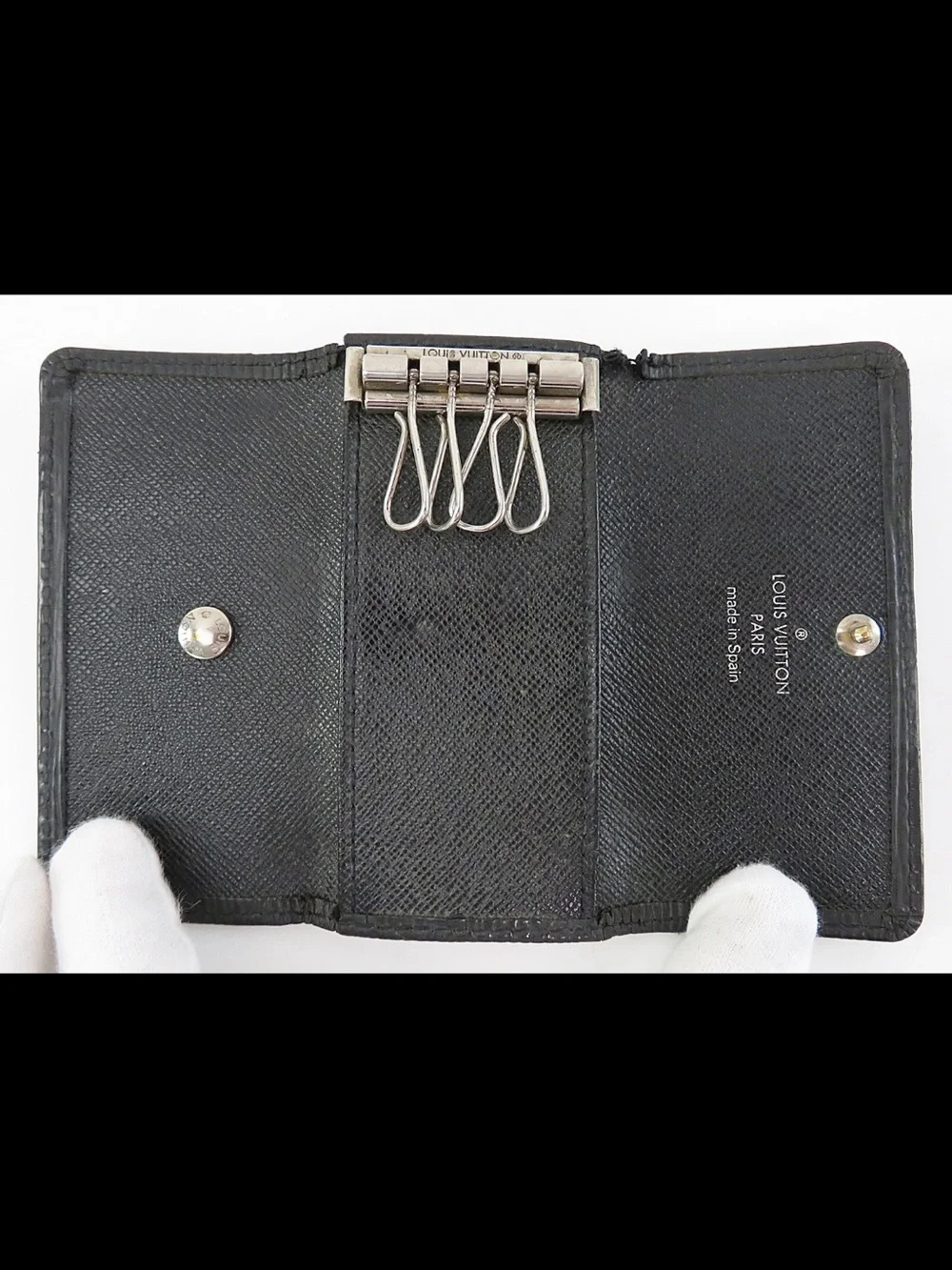 Louis Vuitton textured epi